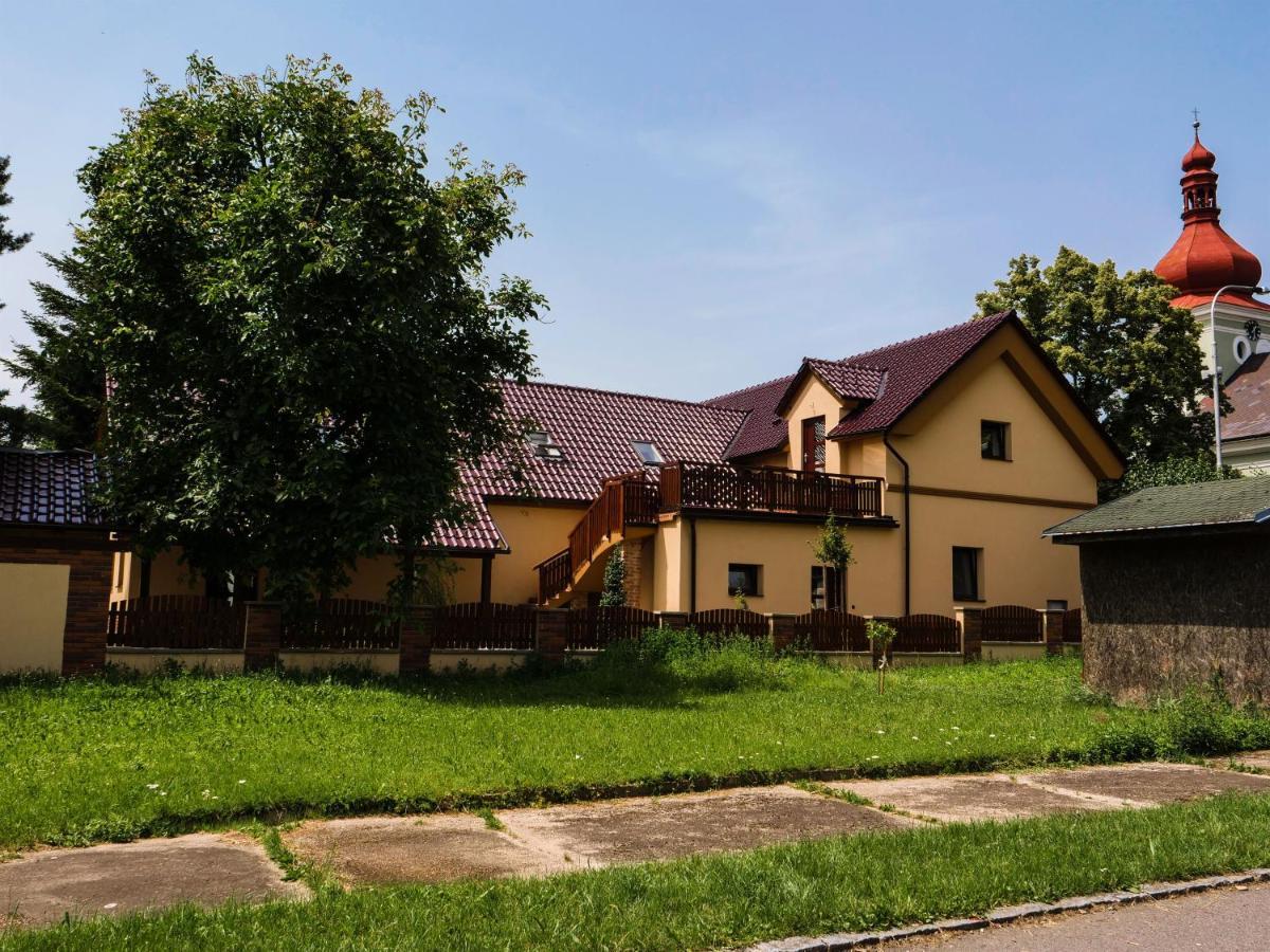 Apartmanový dům 13 Podkroví 1 Seč Exterior foto